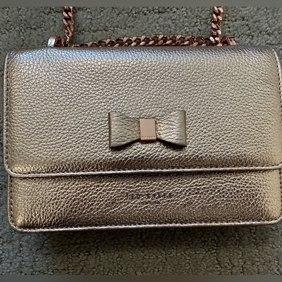 Ted Baker London rose gold crossbody bag. - Picture 2 of 3